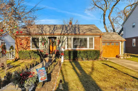 416 Huntington St, Mount Clemens, MI 48043