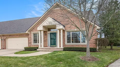 39371 Galena Cir, Clinton Township, MI 48038