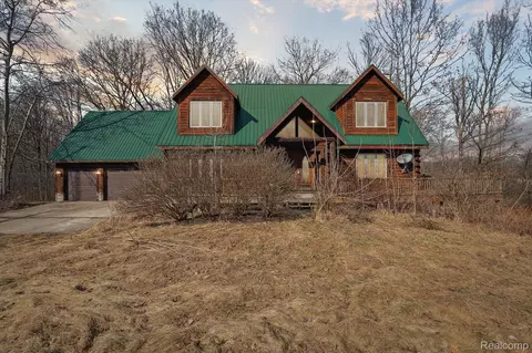 715 Argentine Rd, Howell, MI 48843