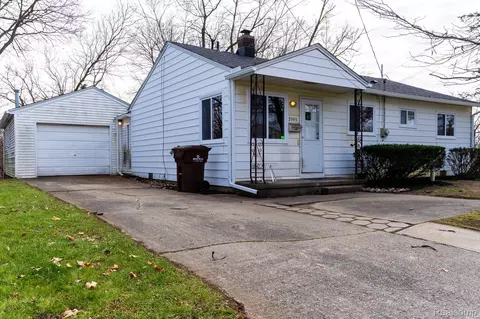 2993 Gladwin, Wayne, MI 48184