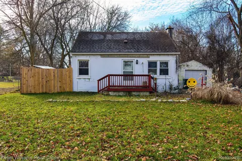 1718 Irvington Ave, Lansing, MI 48910