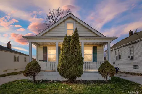 22519 Cushing Ave, Eastpointe, MI 48021