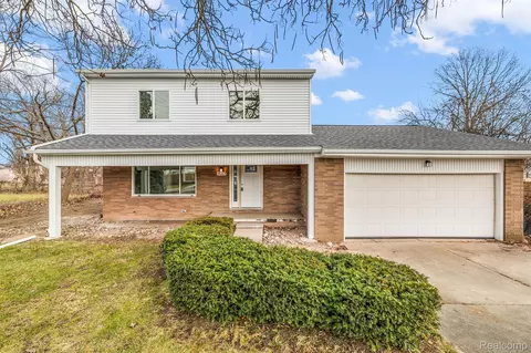 3067 Grandview Dr, Monroe, MI 48162