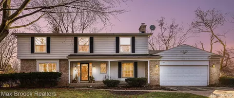 656 Rolling Rock Rd, Bloomfield Hills, MI 48304