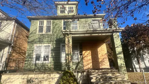 8246 Carbondale St, Detroit, MI 48204