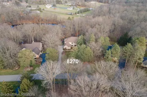 8270 Lost Pines Dr, Davisburg, MI 48350