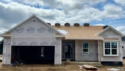 916 Preserve Ln, White Lake, MI 48386
