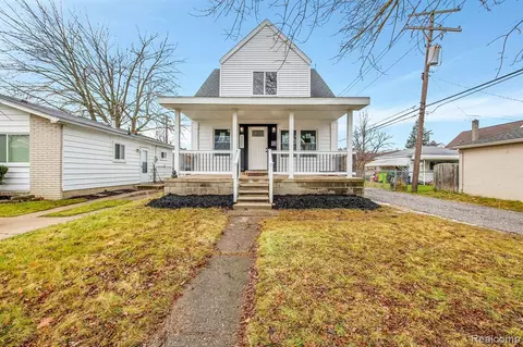 27553 Oneil St, Roseville, MI 48066