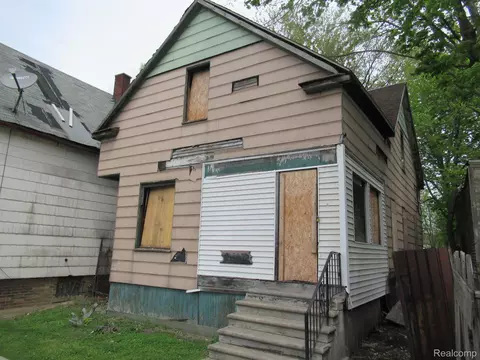 4656 Mitchell St, Detroit, MI 48207