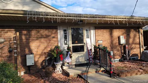 22431 Kinyon St #30, Taylor, MI 48180