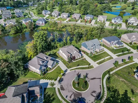 23305 Crooked Tree Crt Ct S, Lyon, MI 48178