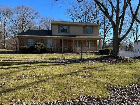 5664 Tequesta, West Bloomfield, MI 48323