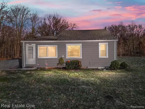 23387 Middlebelt Rd, New Boston, MI 48164