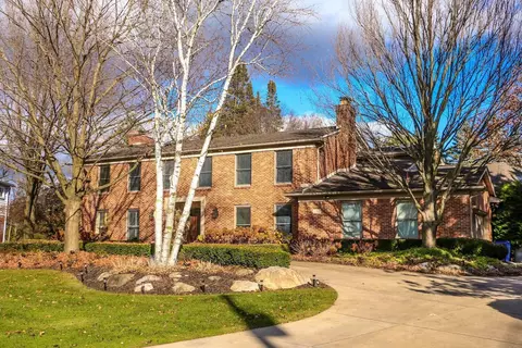 4516 Wagon Wheel Dr, Bloomfield Hills, MI 48301