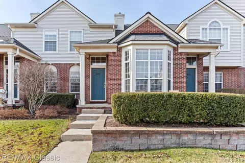 31102 Alexa Dr, Walled Lake, MI 48390
