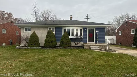 7591 Sloan St, Taylor, MI 48180