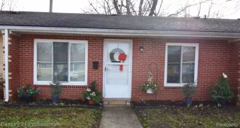 308 N Rochester Rd #17, Clawson, MI 48017
