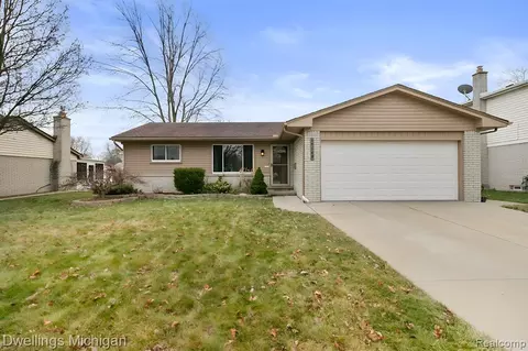 25749 Kinyon St, Taylor, MI 48180