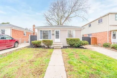 1724 8th St, Wyandotte, MI 48192