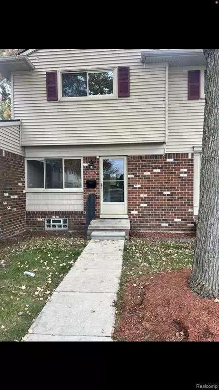 9768 Cornell St, Taylor, MI 48180