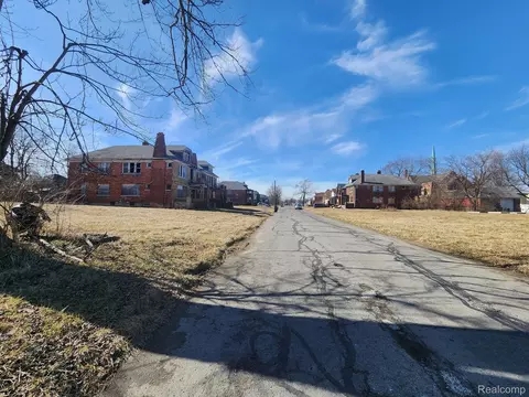 615 W Brentwood St, Highland Park, MI 48203