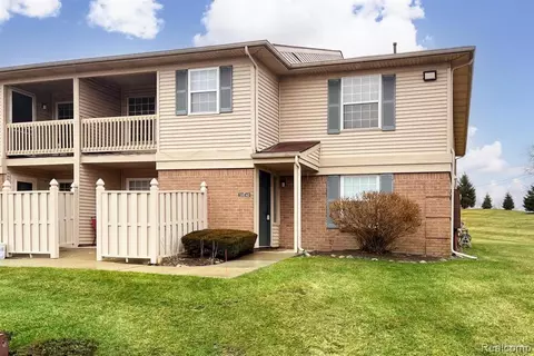 19140 Northridge Dr, Northville, MI 48167