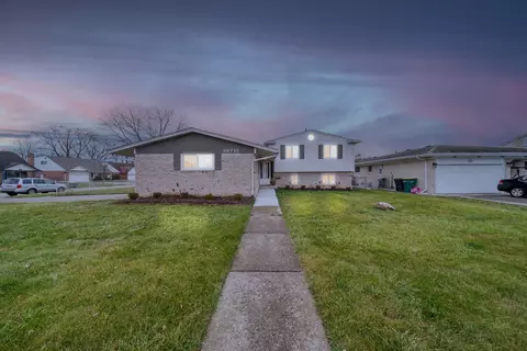 36715 Rowe Dr, Sterling Heights, MI 48312