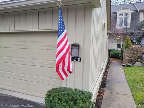 1219 Timberview Trl #85, Bloomfield Hills, MI 48304