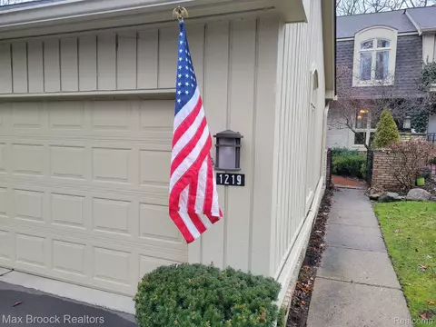 1219 Timberview Trl #85, Bloomfield Township, MI 48304