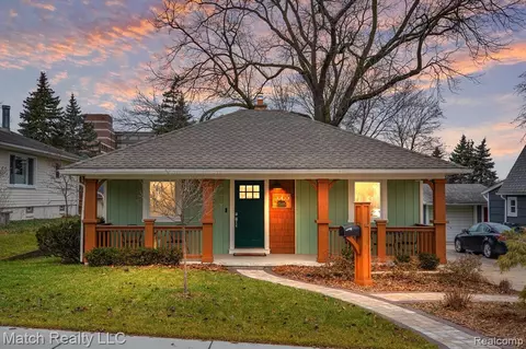343 N Helen Ave, Rochester, MI 48307