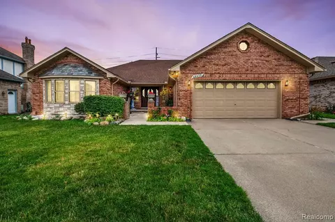 46435 Butte Dr, Macomb, MI 48044