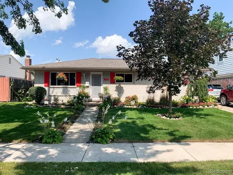 1558 Millard Ave, Madison Heights, MI 48071