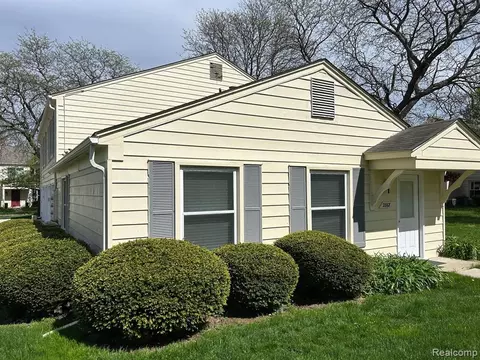 2867 S Glenwood Ct S #35-A-L, Lake Orion, MI 48360