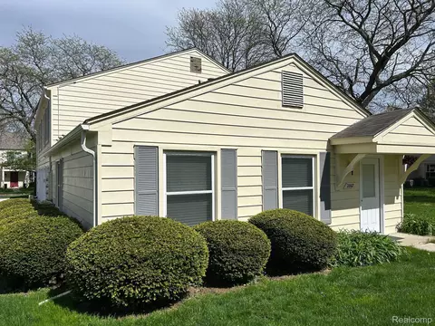 2867 S Glenwood Crt S Apt35-a-l No52k Keatington Apt35-a-l5798 P 864 Ct S #35-A-L, Orion, MI 48360