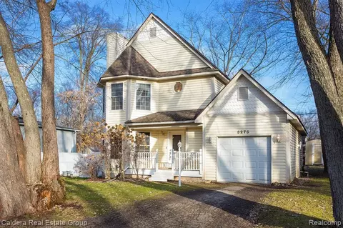 3275 Chenoa St, Commerce Twp, MI 48382
