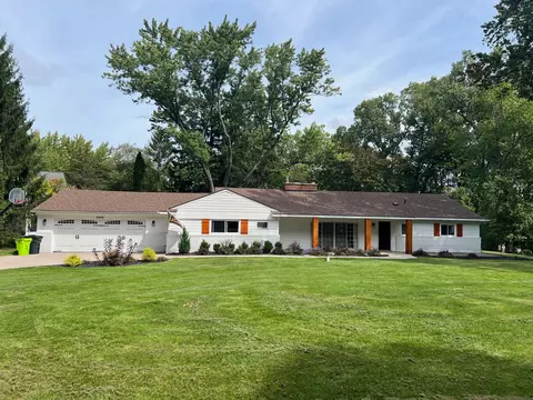 6909 W Nashway, West Bloomfield, MI 48322