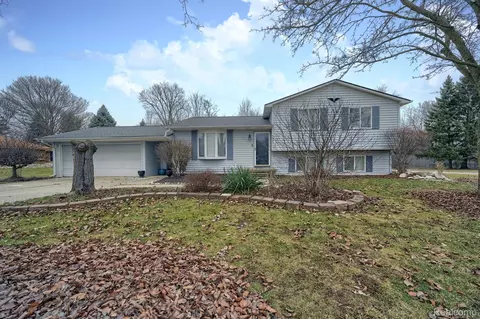 3431 Brenthill Dr, Grand Blanc, MI 48439