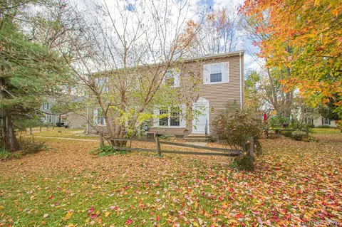 38722 Barnstable Ln, Clinton Township, MI 48038