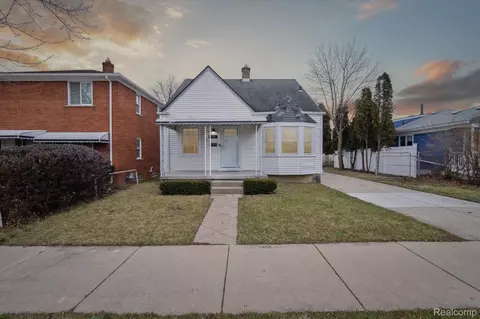 3551 16th St, Wyandotte, MI 48192