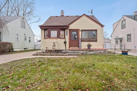14802 Mulberry St, Southgate, MI 48195