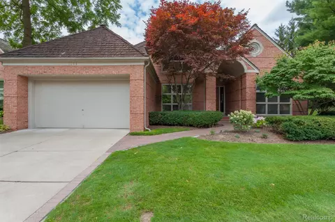 1164 Lone Pine Woods #3L, Bloomfield Hills, MI 48302