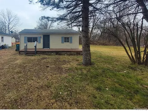 35831 Beverly Rd, Romulus, MI 48174 photo 1