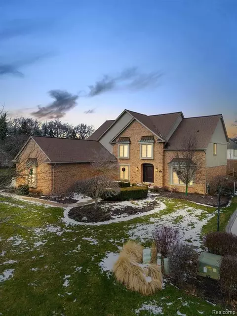 3662 Merriweather Ln, Rochester Hills, MI 48306