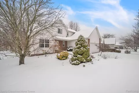 3657 Wooded Twigs Dr, Fort Gratiot, MI 48059