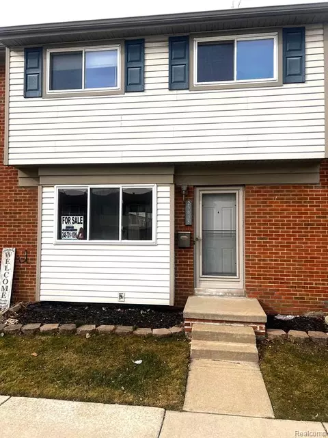 25635 Salem Ct #BLDG 15, Roseville, MI 48066