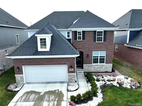 47797 Fieldstone Dr, Northville, MI 48168