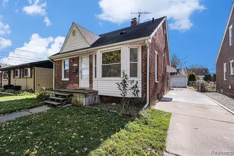 15708 Veronica Ave, Eastpointe, MI 48021