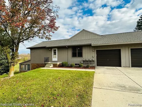 12043 Shenandoah Dr #1, South Lyon, MI 48178