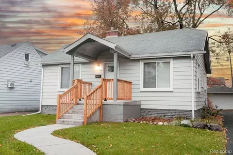 28628 Beechwood St, Garden City, MI 48135