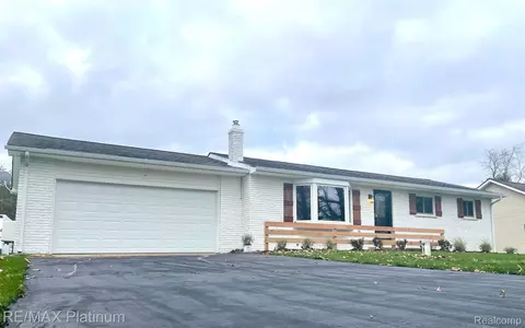 1746 S Hickory Ridge Rd, Milford, MI 48380